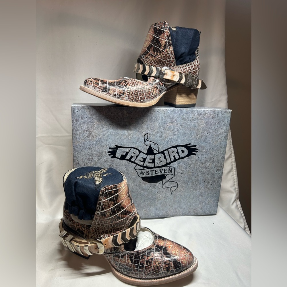 NEW Freebird by Steven Boot